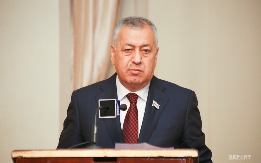 Vahid Əhmədov: “Prezidentin son vəzifə təyinatları hökumətin iqtisadi blokuna da təsir edəcək”