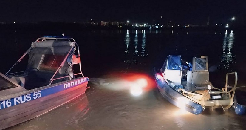 В Омске при столкновении лодки с плавающей стоянкой судов погибли двое