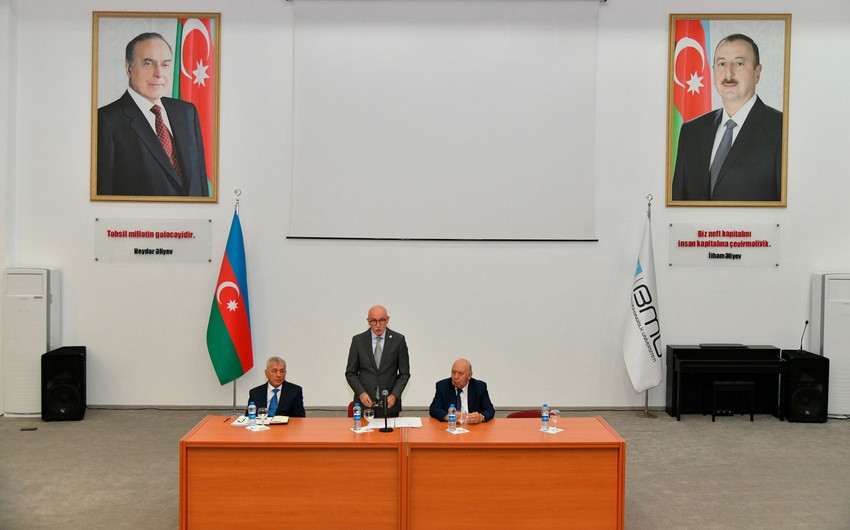 Bakı Mühəndislik Universitetinin yeni rektoru kollektivə təqdim olunub