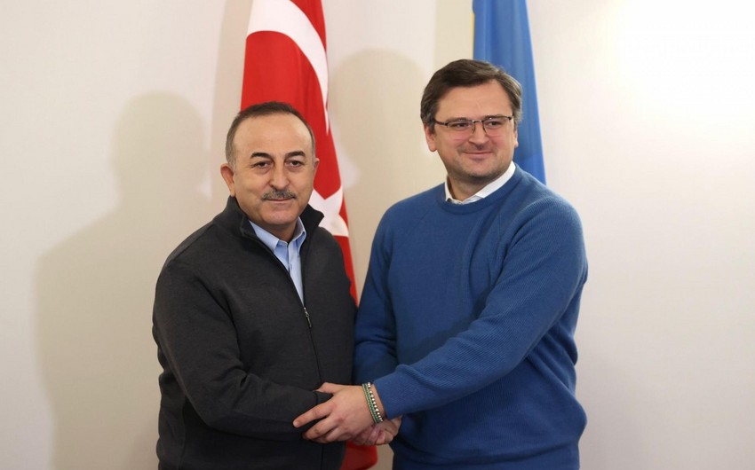 Главы МИД Турции и Украины поговорили по телефону