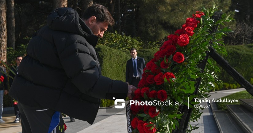 Lionel Messi pays tribute to National Leader Heydar Aliyev