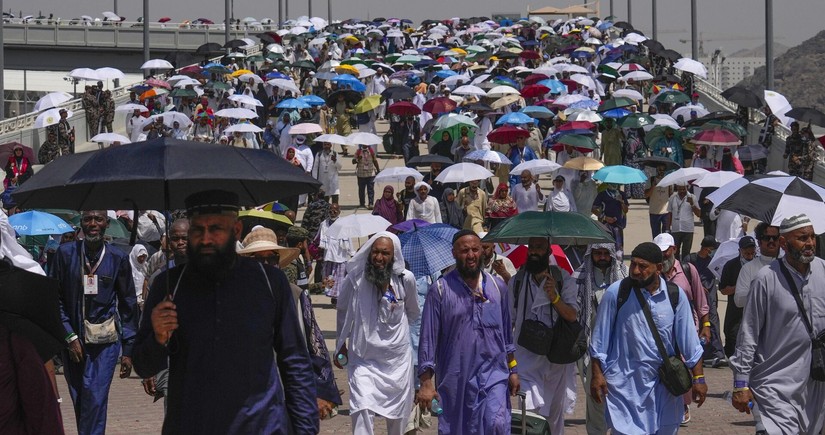 Extreme heat takes deadly toll on Hajj pilgrims in Saudi Arabia