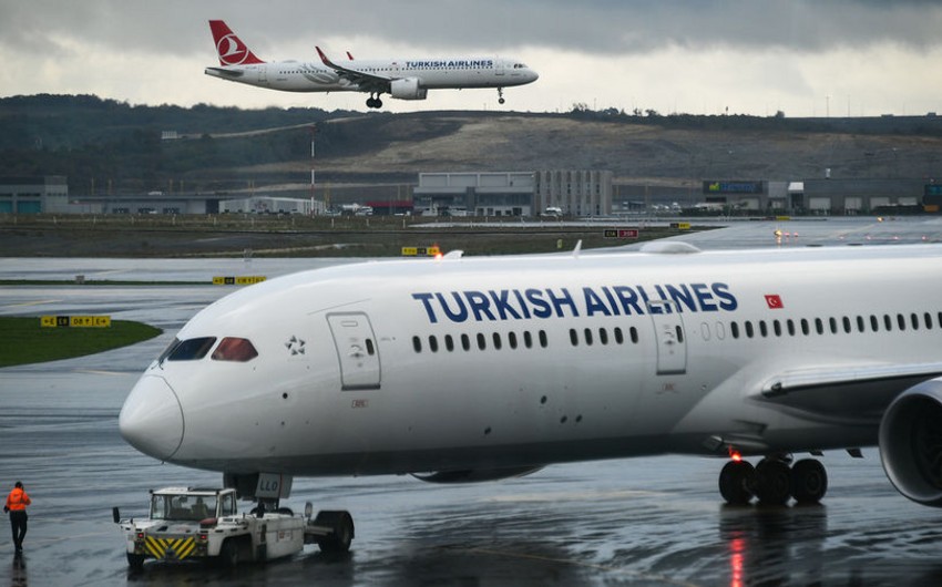 Аэропорты Стамбула приостановили прием и отправку рейсов из-за урагана