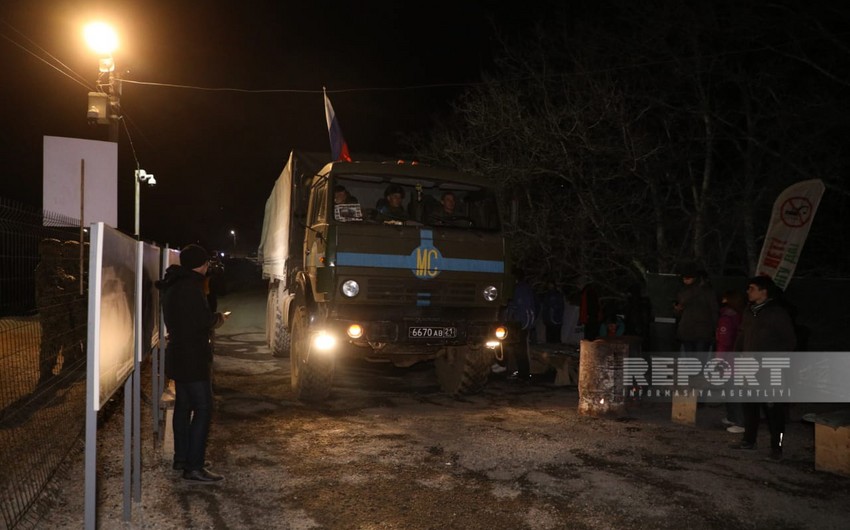 По дороге Ханкенди-Лачын беспрепятственно проехали 67 автомобилей российских миротворцев