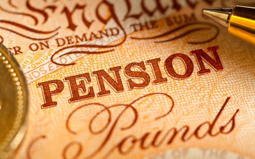 UK pension funds threaten to vote against BP & Shell directors