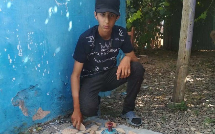 Teenager finds historical artifacts in Aghdam - PHOTO