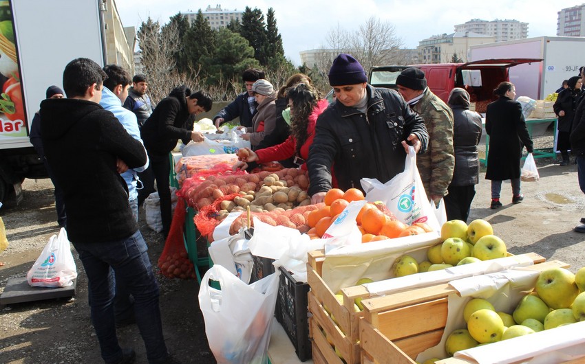 В Баку начались праздничные ярмарки ОАО Закупка и поставка продовольственных товаров