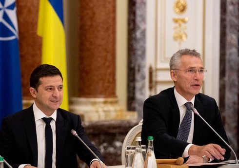 Зеленский обсудил со Столтенбергом возможность участия Украины в саммите НАТО