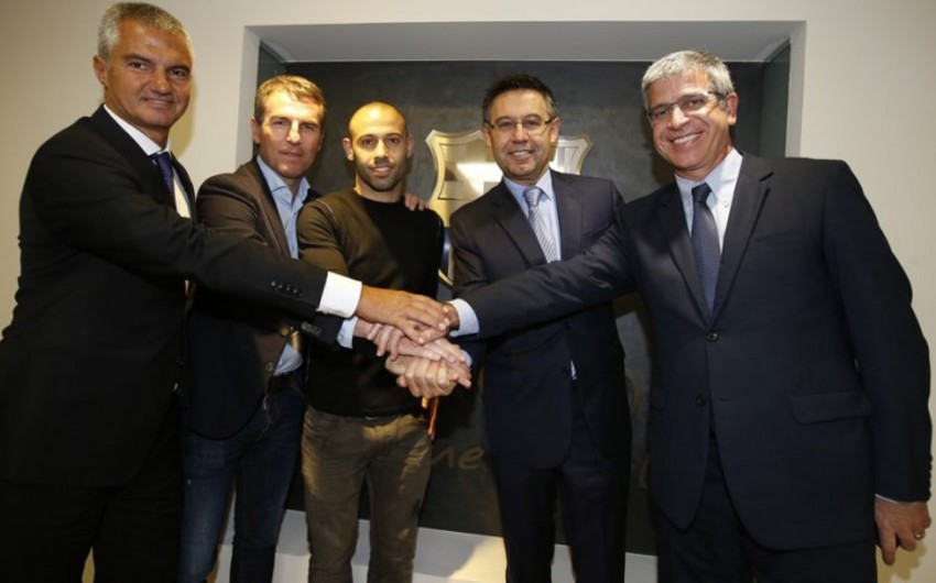 Barcelona extends contract with its footballer