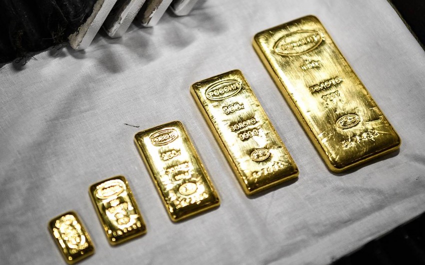 Стоимость золота незначительно снизилась перед выходом статистики в США