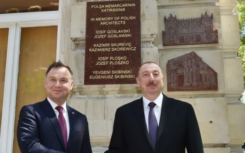 Ильхам Алиев и Анджей Дуда приняли участие в церемонии открытия мемориальных досок памяти польских архитекторов