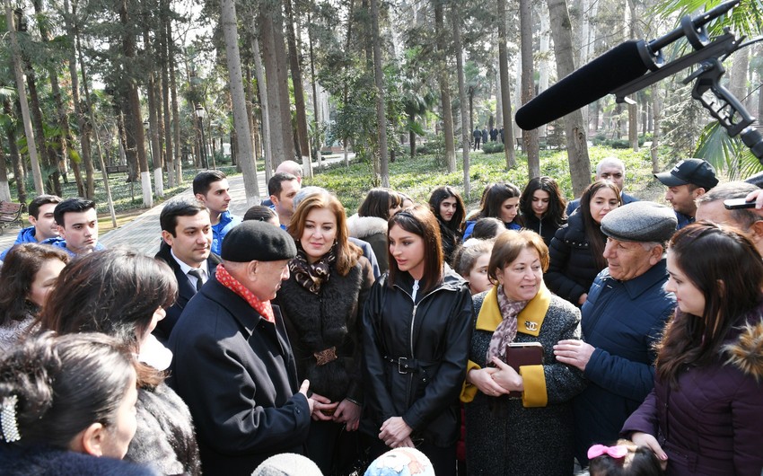 Mehriban Aliyeva met with Ganja residents in Khan Baghi culture and recreation park