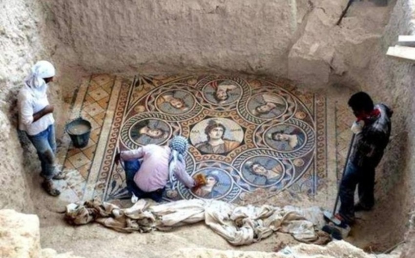​В Турции археологи нашли древнегреческую мозаику в идеальном состоянии