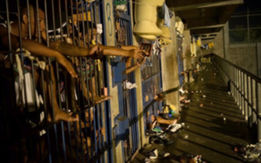 В бразильском штате 56 заключенных сбежали из тюрьмы