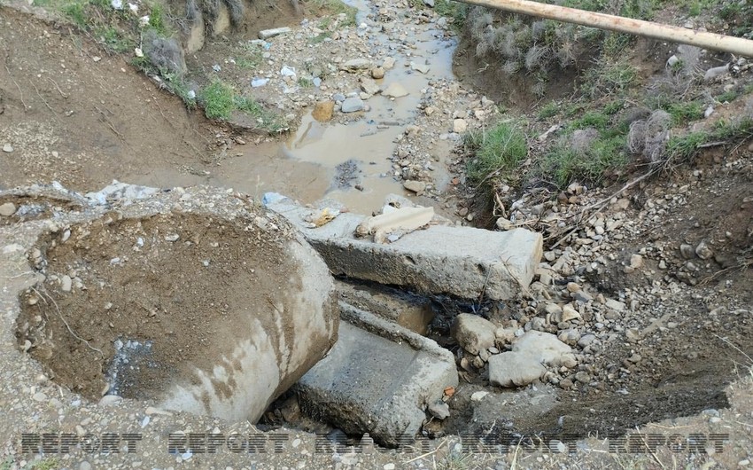 В Огузе селевые потоки разрушили мост