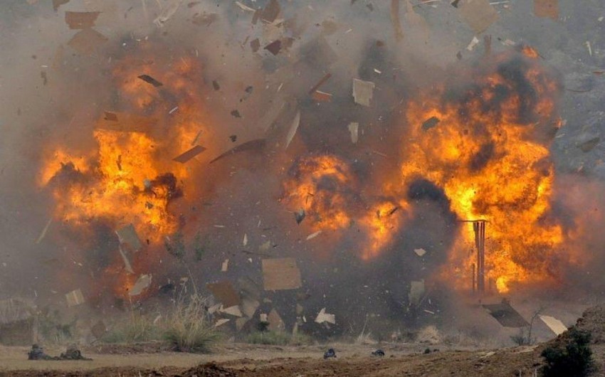 Suicide bomber hits cafe near Somali police headquarters