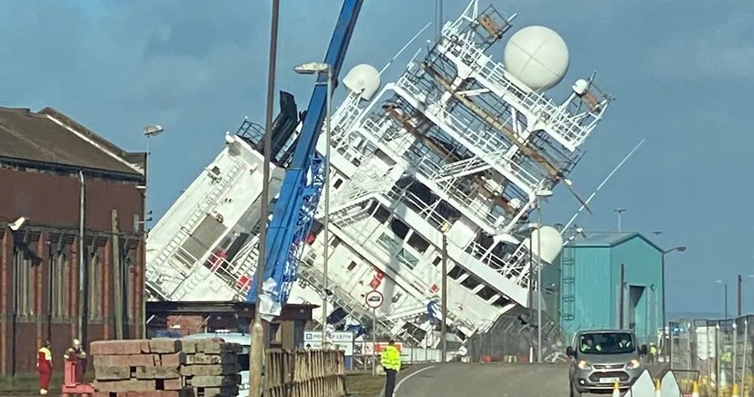 Teleqraf: Edinburq limanında gəmi hadisəsindən sonra 15 nəfər xəstəxanaya yerləşdirilib