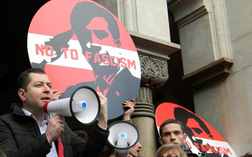 Противники Михаила Саакашвили провели в Тбилиси марш протеста
