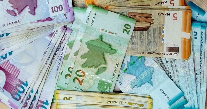Azerbaijani manat's real effective exchange rates drop in May