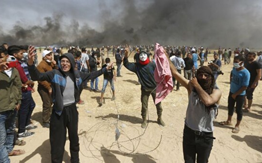 Тридцать палестинцев пострадали в стычках с израильскими военными в Газе