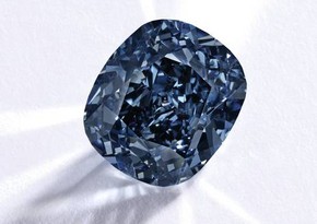 'Blue Moon' diamond sets new world record