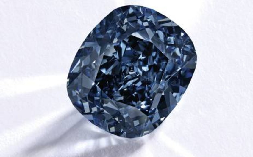 'Blue Moon' diamond sets new world record