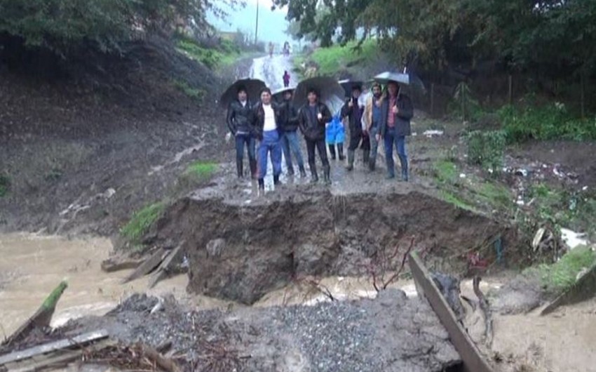 В Джалилабаде селевые потоки разрушили два моста - ФОТО