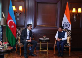 Azerbaijani minister of youth and sports visits India