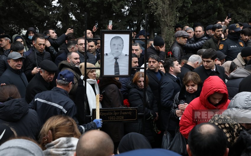 Təyyarə qəzasında həlak olan ekipaj üzvləri II Fəxri xiyabanda dəfn edilib - YENİLƏNİB-3