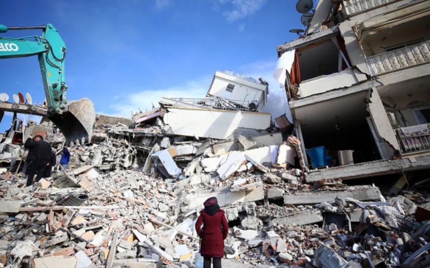 В Турции при разборе завалов жилого дома обнаружили 150 тыс. долларов