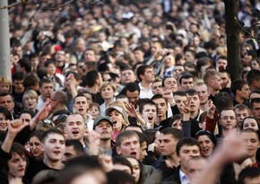 French Azerbaijanis protested Paris mayor's support to Armenian marathon