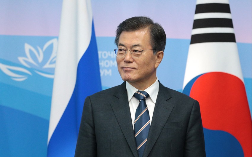 В президента Южной Кореи бросили ботинок