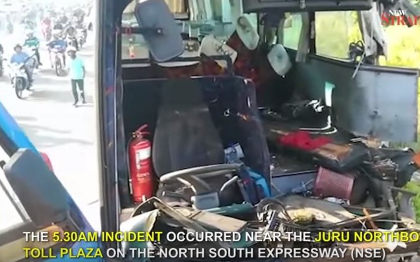 Malayziyada iki avtobus toqquşub, 8 ölü, 33 yaralı var - VİDEO