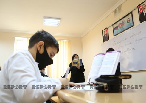 В Азербайджане приостановлена работа электронной системы перевода школьников 