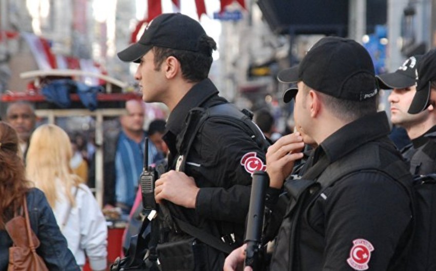 В Анталье гражданин Турции убил жену с двумя детьми и покончил с собой