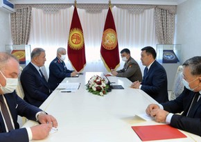 Hulusi Akar Qırğız Respublikasının prezidenti ilə görüşüb