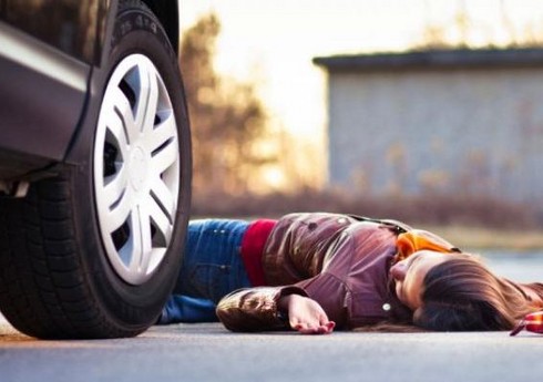 В Баку автомобиль сбил 39-летнюю женщину