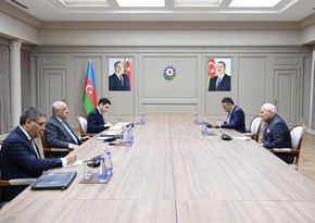 Али Асадов встретился с президентом Международной федерации тяжелой атлетики