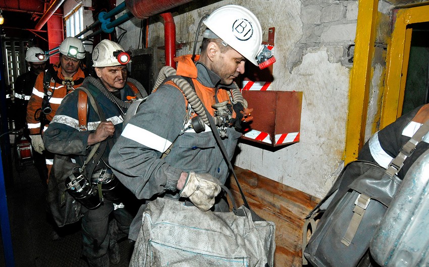 При обрушении на шахте в Коми погибли 4 человека 