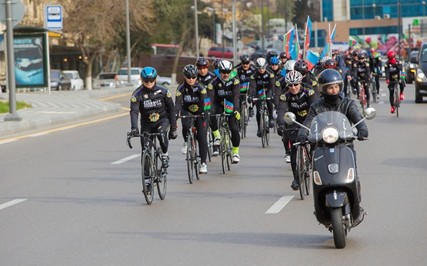 В Баку в честь 99-ти летия создания служб безопасности Азербайджана был проведен велотур