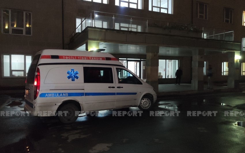 В Баку мотоцикл столкнулся с автомобилем, есть пострадавший