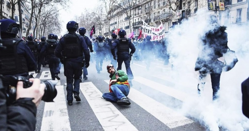 Fransa paytaxtında polis zorakılığına qarşı etirazlar başlayıb