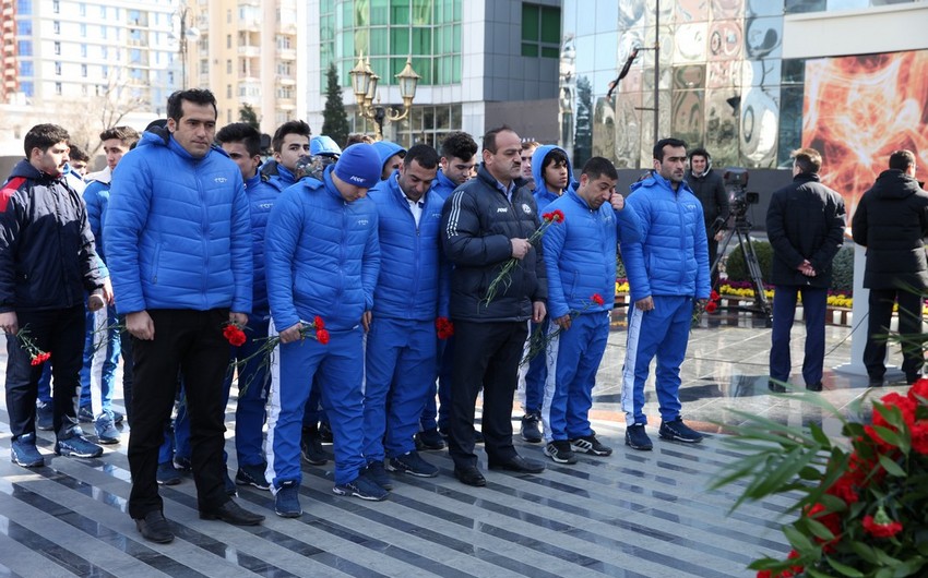 Azərbaycan ağır atletika yığmasının üzvləri Xocalı soyqırımı qurbanlarını yad edib