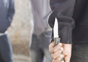 В Лондоне мужчина с ножом ранил двоих полицейских