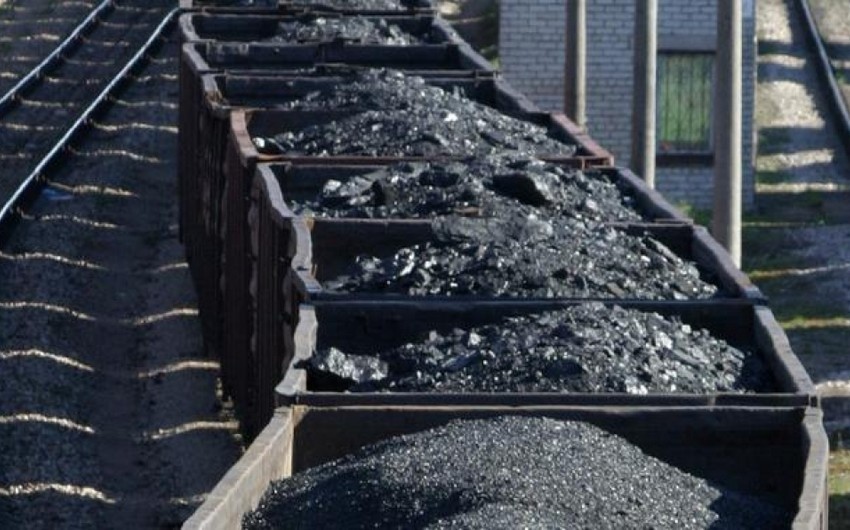 China sharply increases coal imports