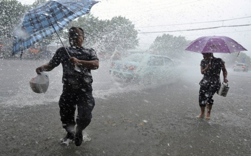 Çində leysan yağışları nəticəsində 61 nəfər ölüb