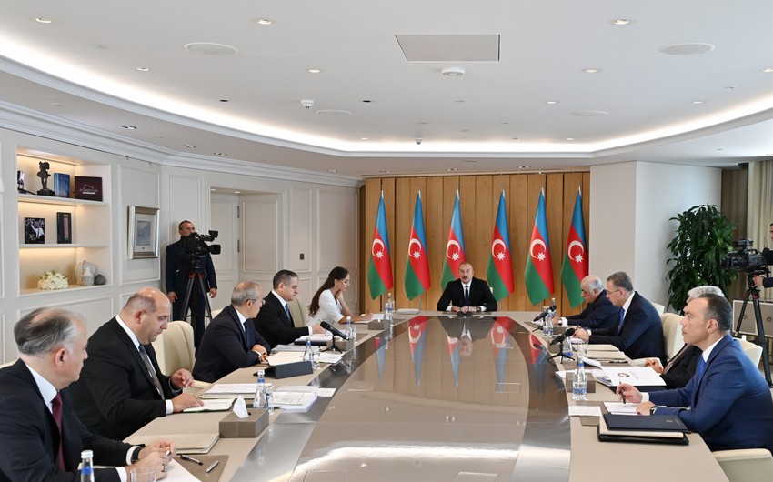 Под председательством Ильхама Алиева состоялось совещание, посвященное социально-экономическим итогам полугодия