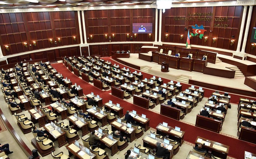 Azerbaijani parliament discussing new bill on media