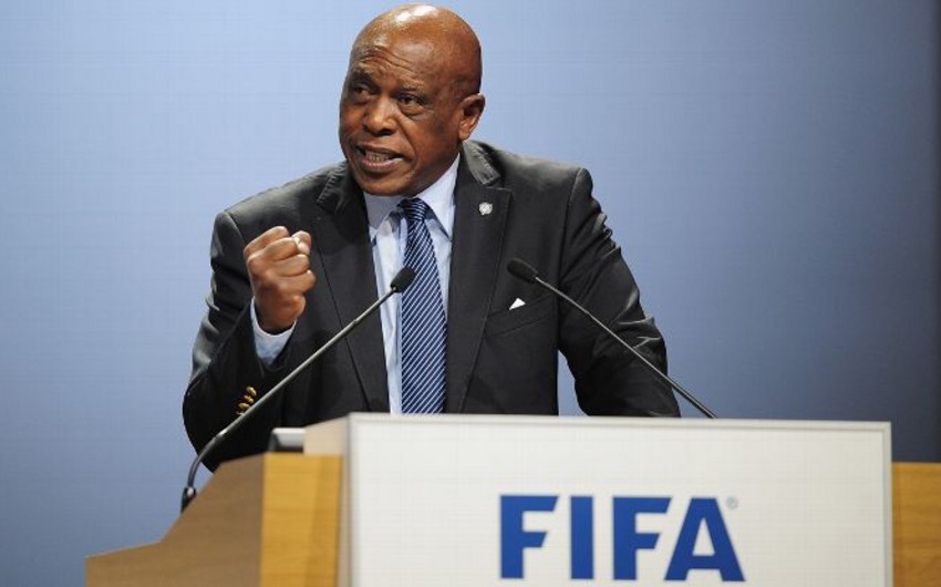 Один из кандидатов снял свою кандидатуру с выборов президента ФИФА