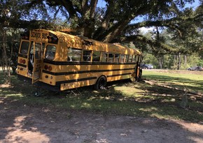 11-year-old boy flees Baton Rouge Police in stolen school bus